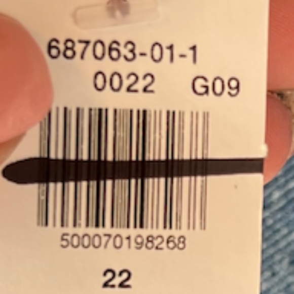 NWT: old navy High-Waisted Slouchy Straight Cut-Off Jean Shorts (22) - Picture 11 of 12